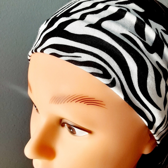 Zebra striped wide non slip fitness band - Picture 4 of 4